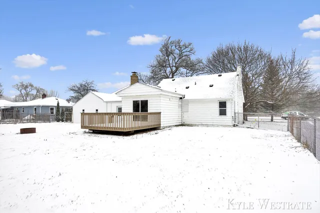 $319,900 | 2282 Wilson Avenue Northwest, Grand Rapids, MI 49534