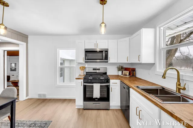 $319,900 | 2282 Wilson Avenue Northwest, Grand Rapids, MI 49534