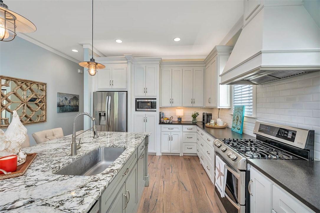 1005 Sinclair Pointe St. Simons Island, GA 31522 - Photo 7 of 31