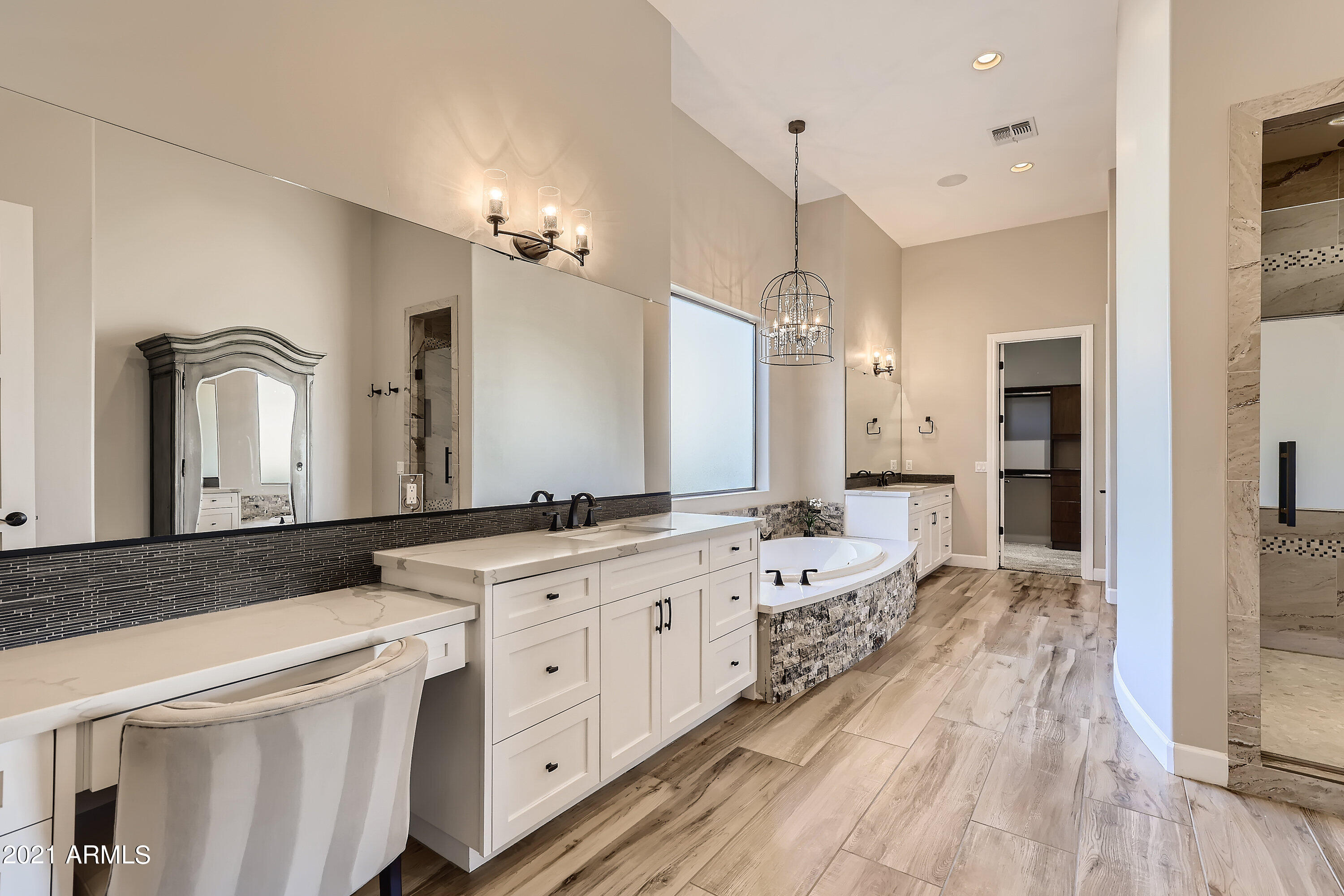 621 West Rock View Road Phoenix, AZ 85085 - Photo 24 of 40 Master Bath