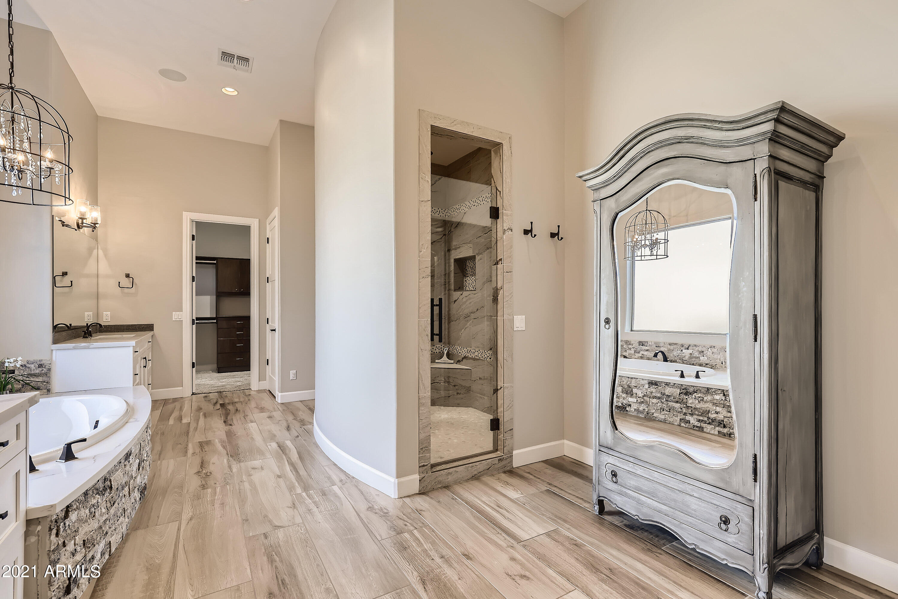 621 West Rock View Road Phoenix, AZ 85085 - Photo 25 of 40 Master Bath