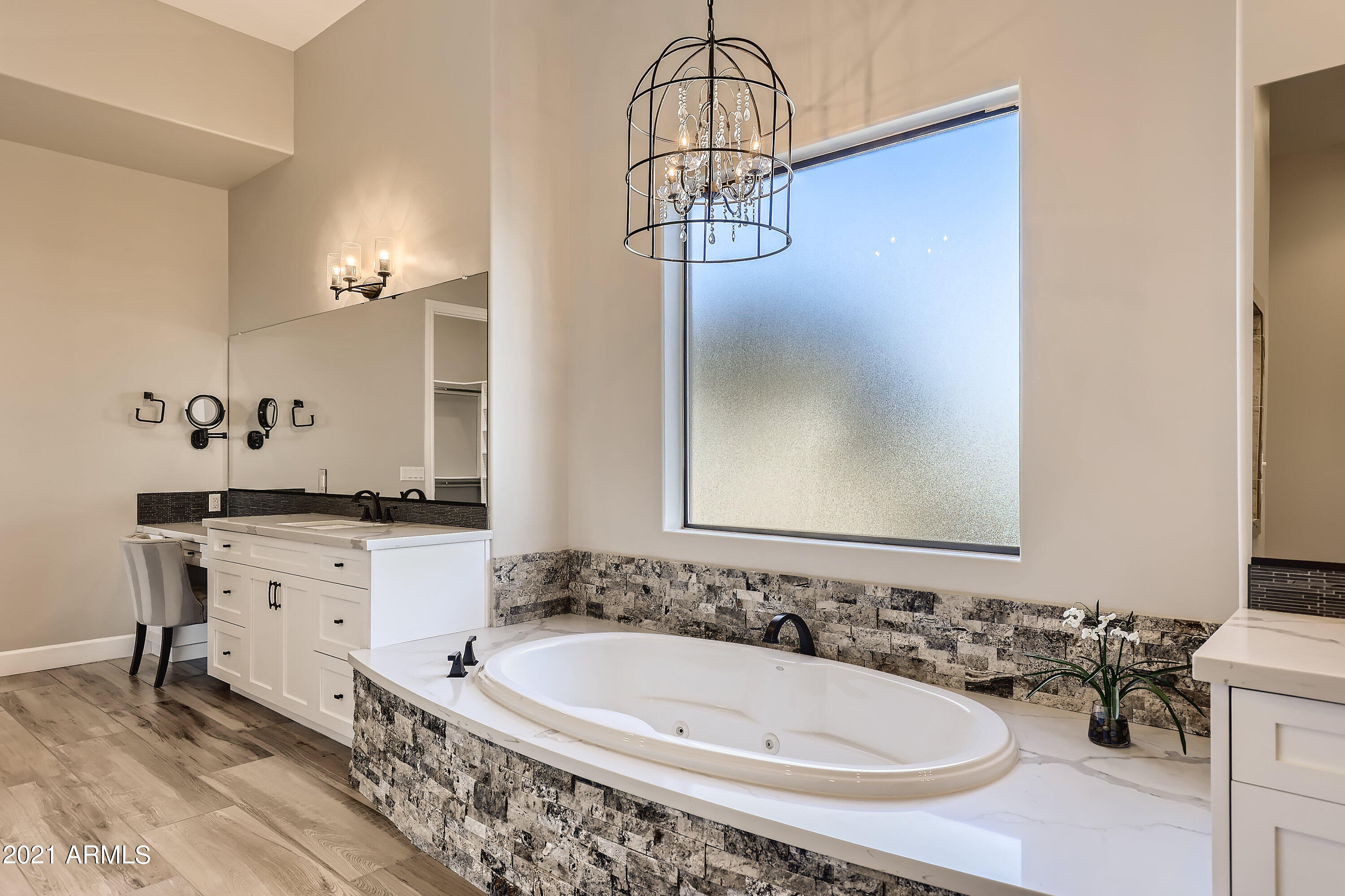 621 West Rock View Road Phoenix, AZ 85085 - Photo 26 of 40 Master Bath