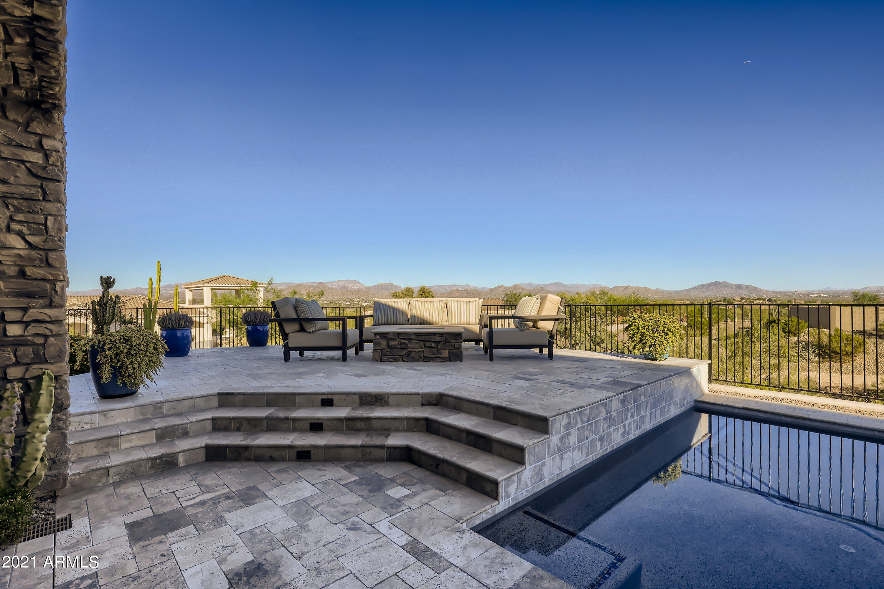 621 West Rock View Road Phoenix, AZ 85085 - Photo 4 of 40 Outdoor sitting area