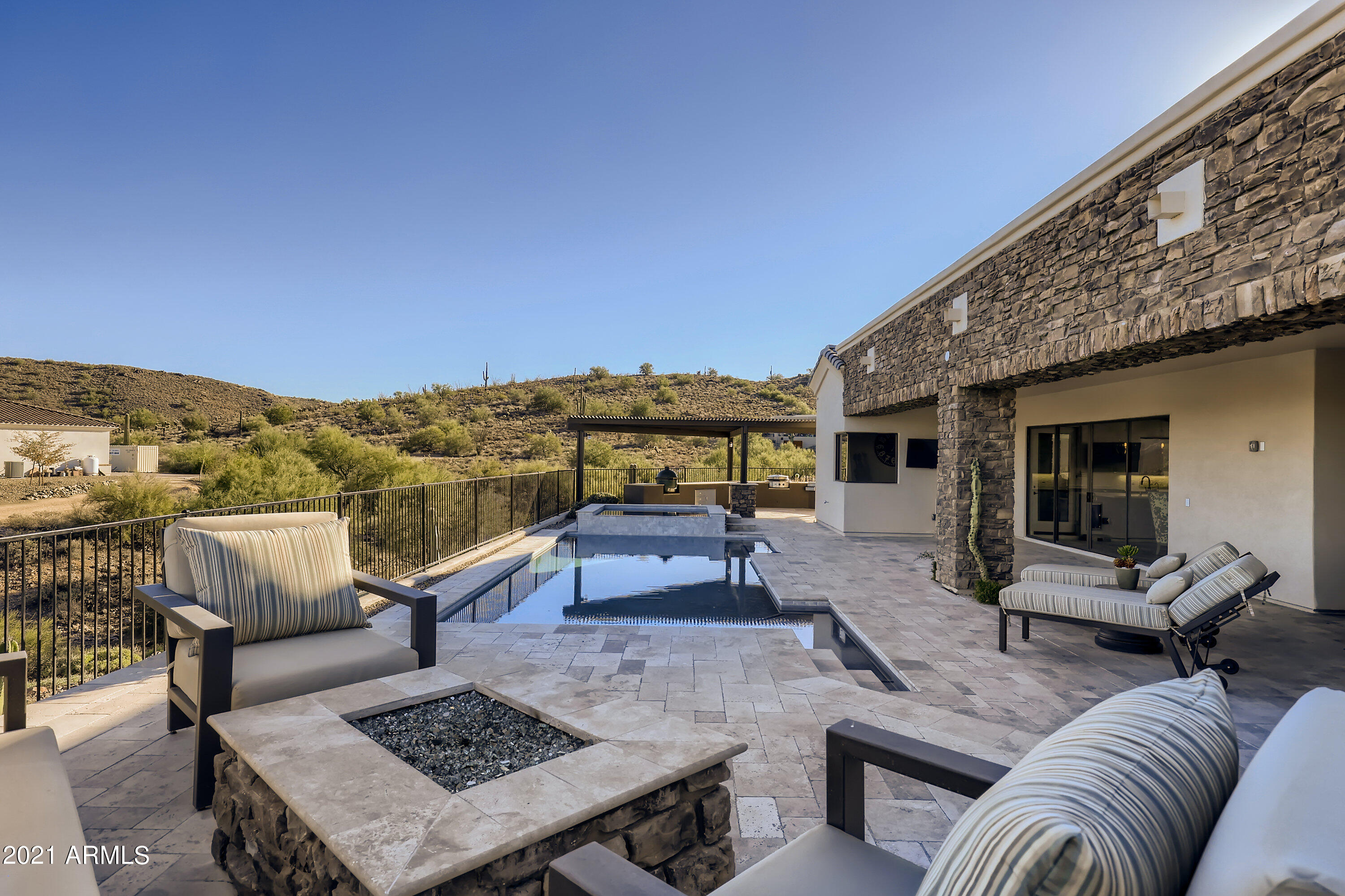 621 West Rock View Road Phoenix, AZ 85085 - Photo 5 of 40 Outdoor sitting area