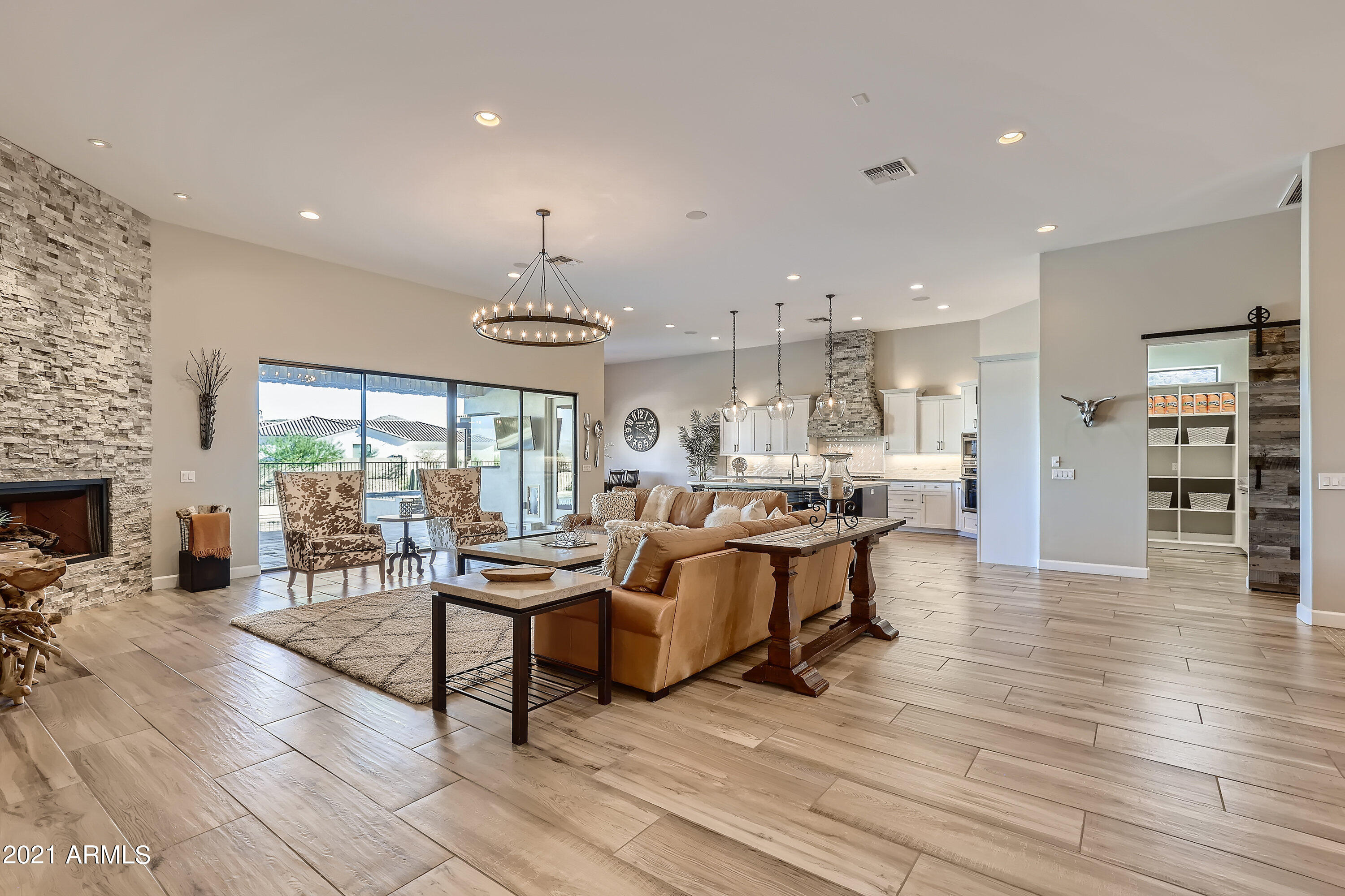 621 West Rock View Road Phoenix, AZ 85085 - Photo 8 of 40 Living Area