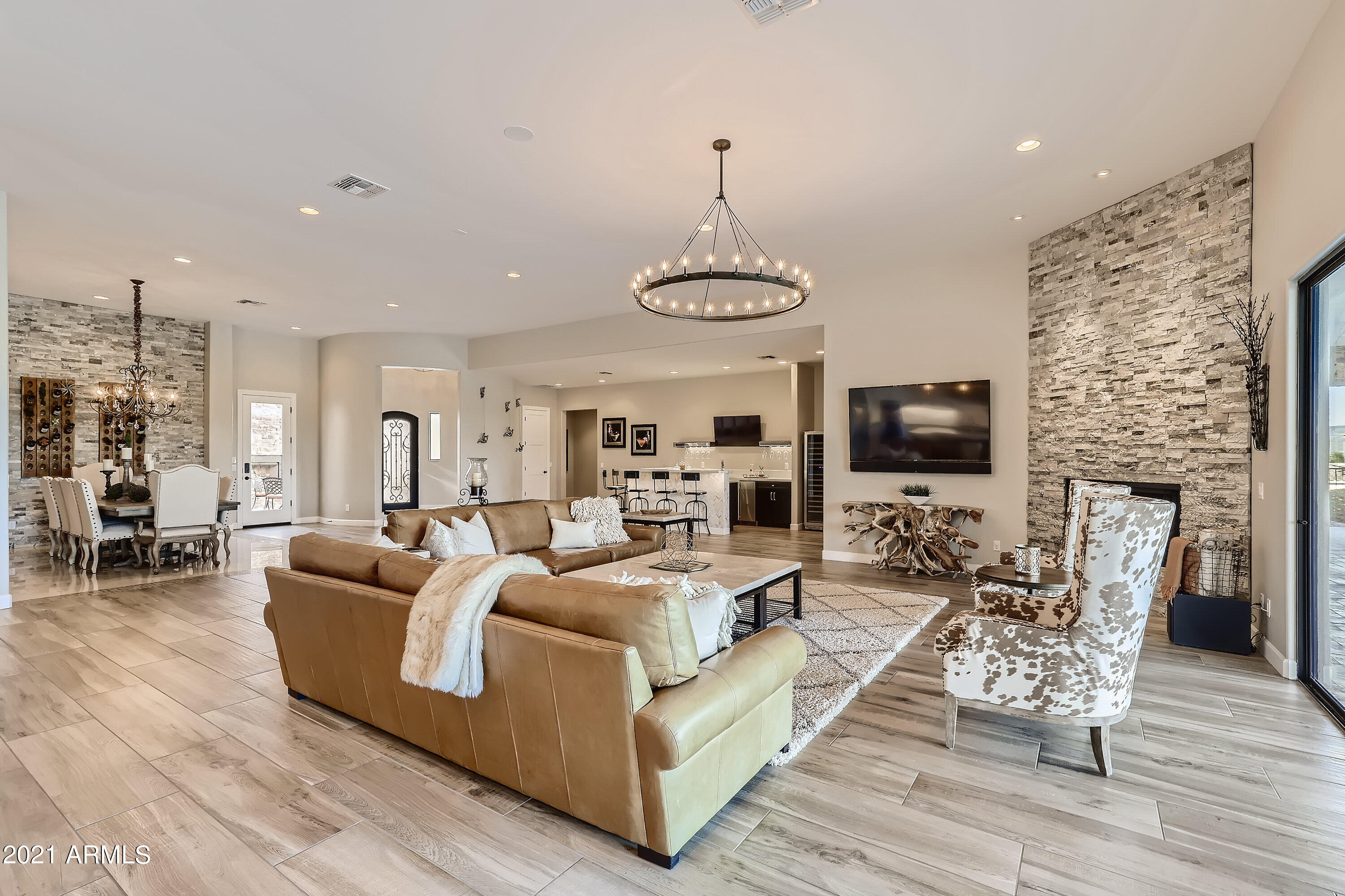 621 West Rock View Road Phoenix, AZ 85085 - Photo 9 of 40 Living Area