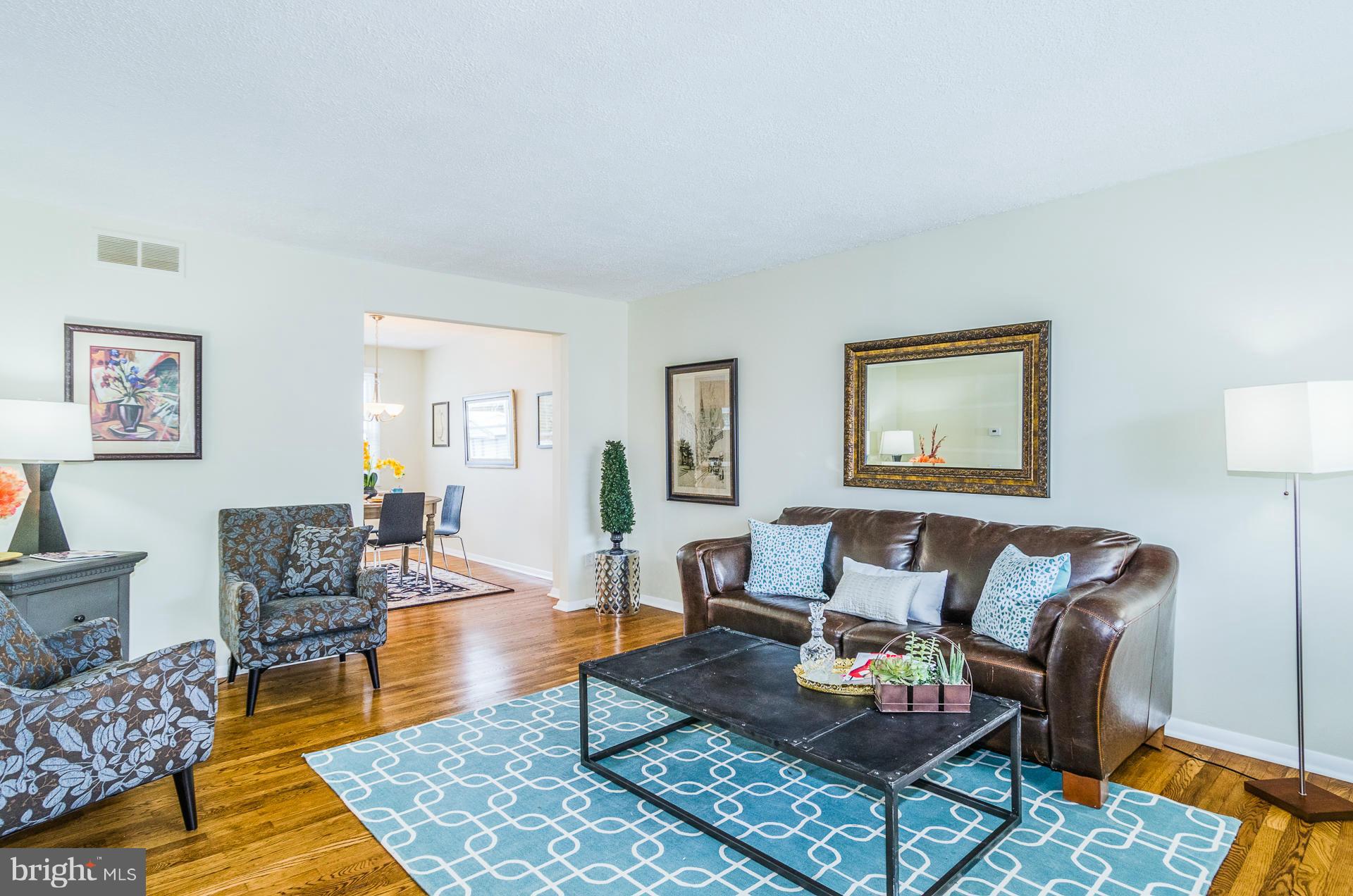 2104 Sunnythorn Road Middle River, MD 21220 - Photo 2 of 29 Living Room