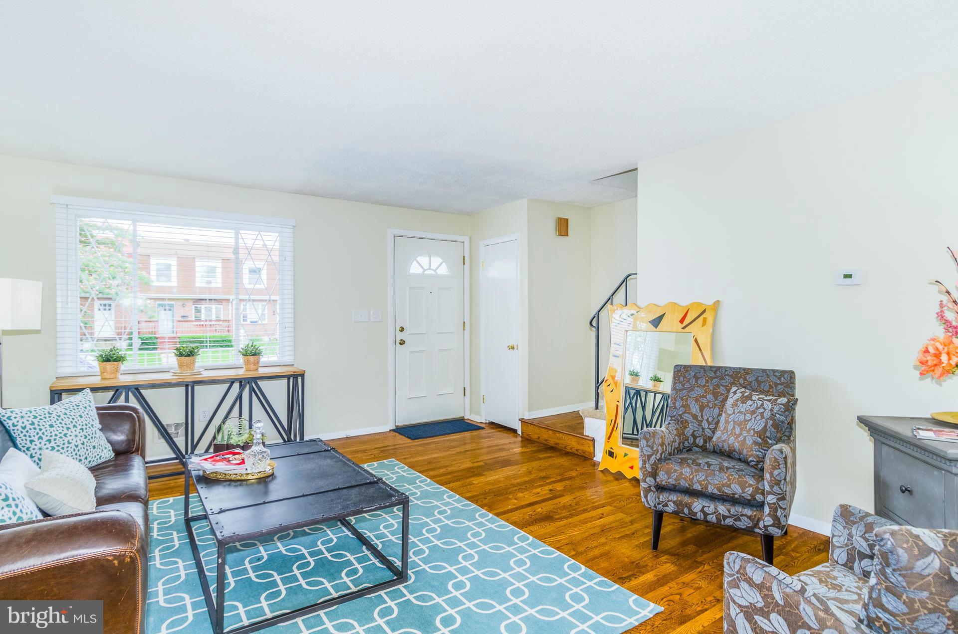 2104 Sunnythorn Road Middle River, MD 21220 - Photo 4 of 29 Living Room