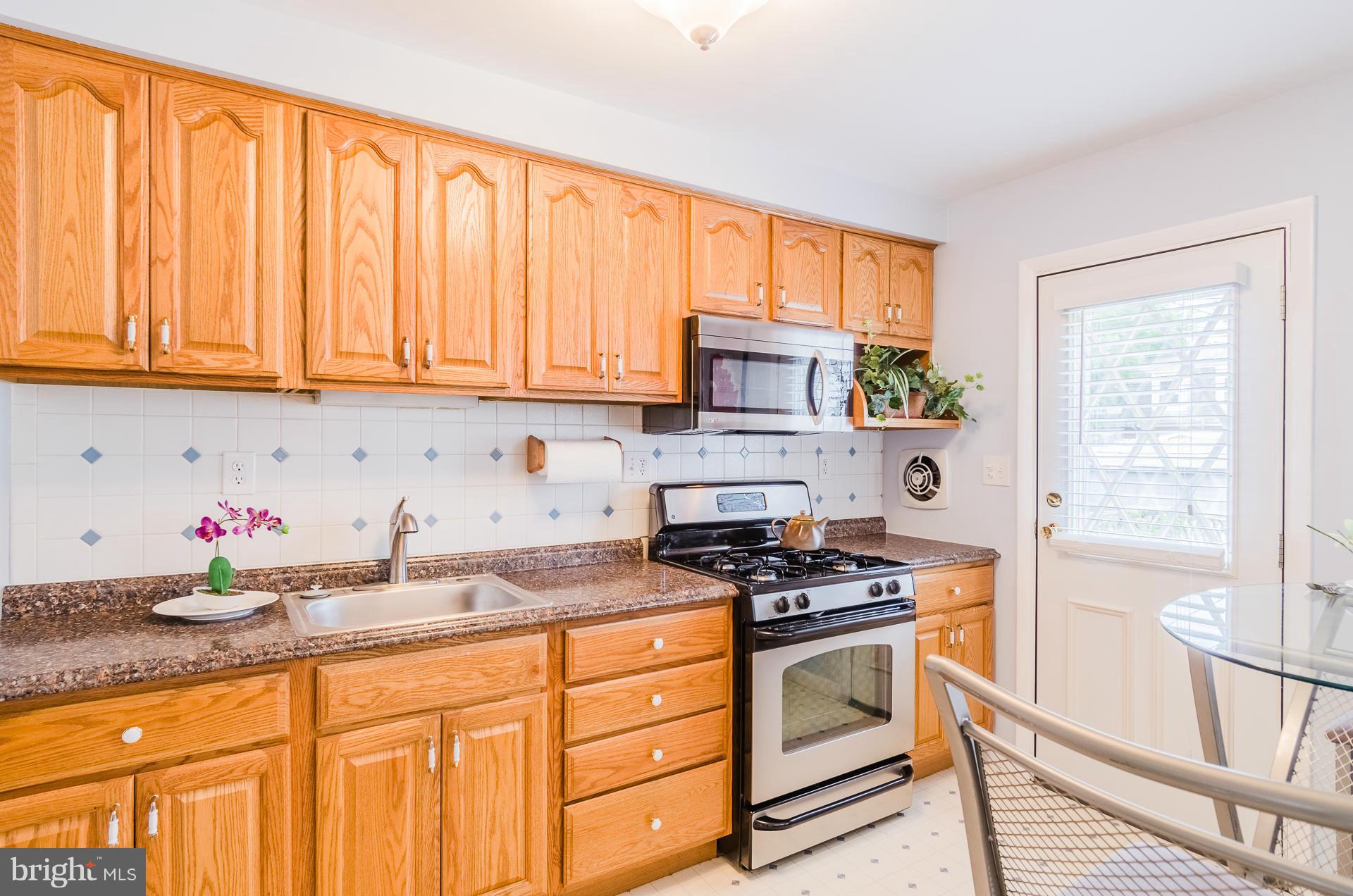 2104 Sunnythorn Road Middle River, MD 21220 - Photo 7 of 29 Kitchen