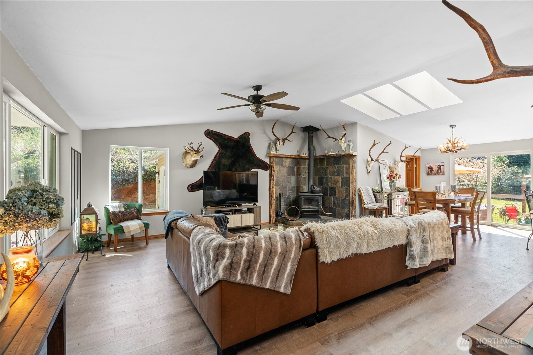 599 Ocean Beach Road Hoquiam, WA 98550 - Photo 4 of 40 Gallery Image 4