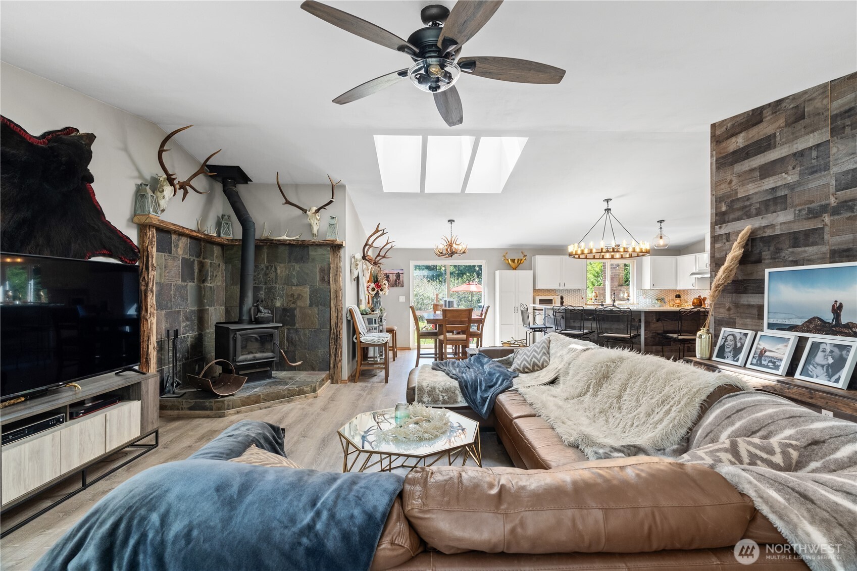 599 Ocean Beach Road Hoquiam, WA 98550 - Photo 5 of 40 Gallery Image 5