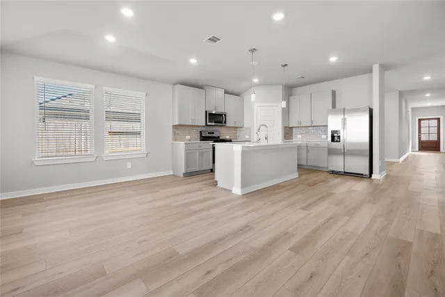 $2,500 | 2635 Wastelbread Lane, Rosenberg, TX 77471