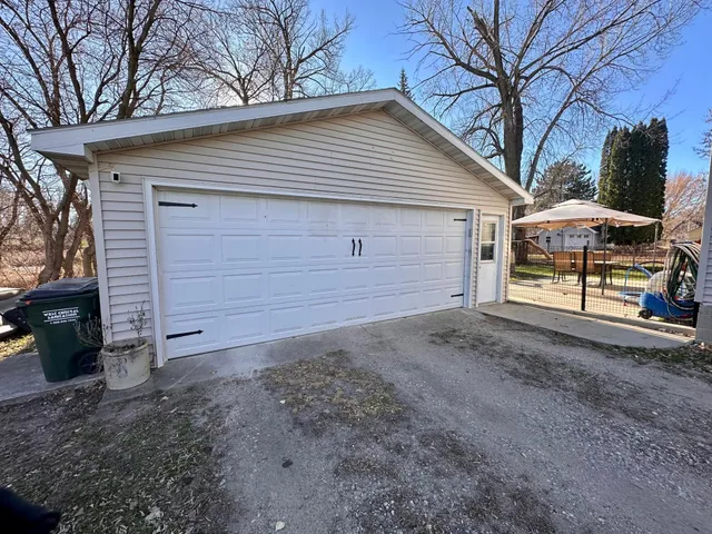 $219,000 | 101 Axel Avenue East, Grove City, MN 56243