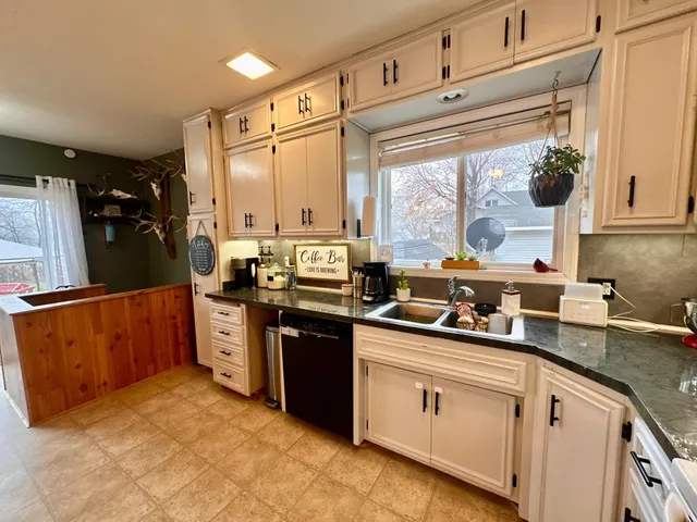 $219,000 | 101 Axel Avenue East, Grove City, MN 56243