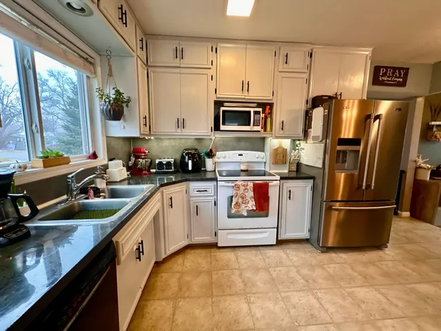 $219,000 | 101 Axel Avenue East, Grove City, MN 56243