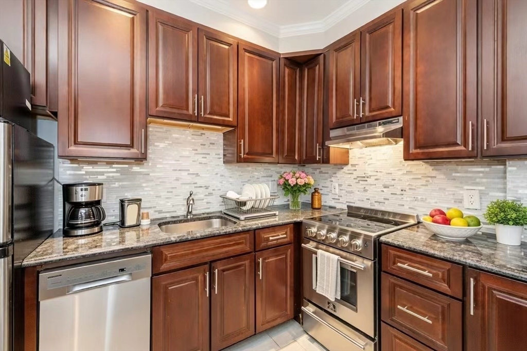 365 Beacon Street Boston, MA 02116 - Photo 12 of 36