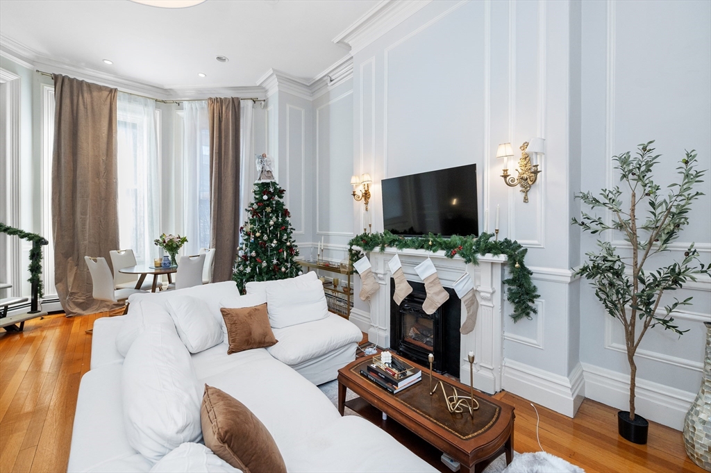 365 Beacon Street Boston, MA 02116 - Photo 4 of 36