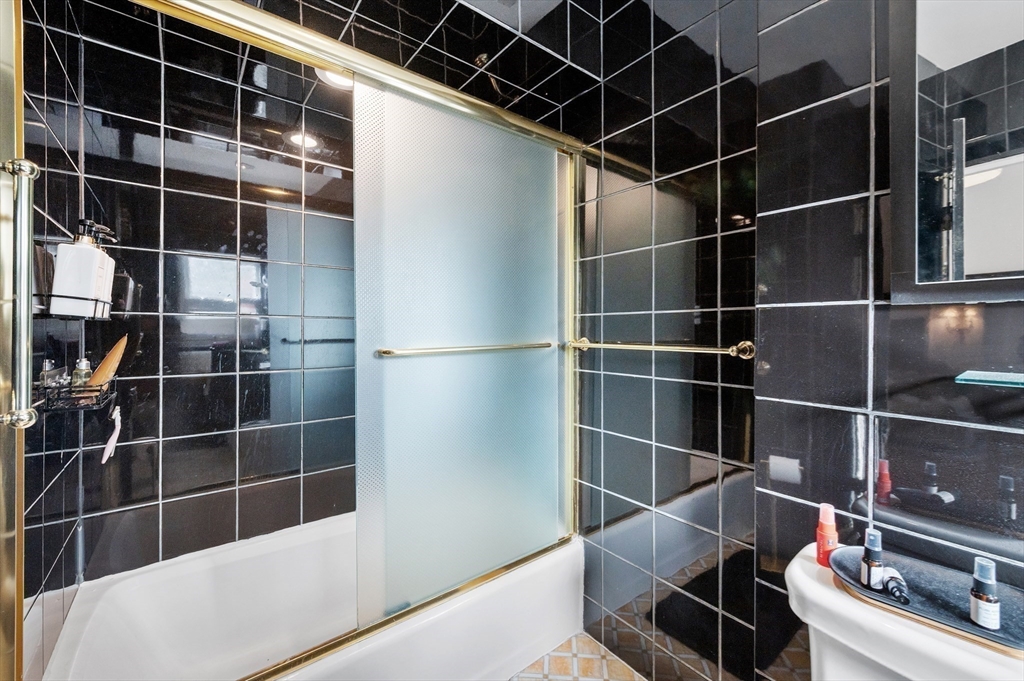 365 Beacon Street Boston, MA 02116 - Photo 9 of 36