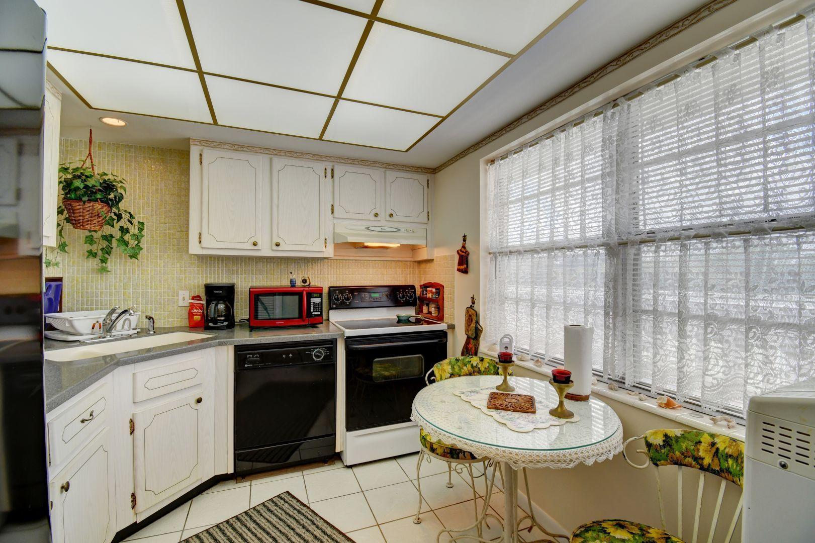 15 Southeast 13th Street, Unit B4 Boca Raton, FL 33432 - Photo 11 of 32 14_dsc_3066_67_68_69_70