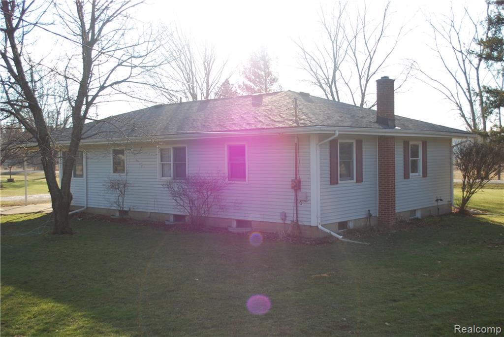 4950 Cemetery Road Fowlerville, MI 48836 - Photo 7 of 45