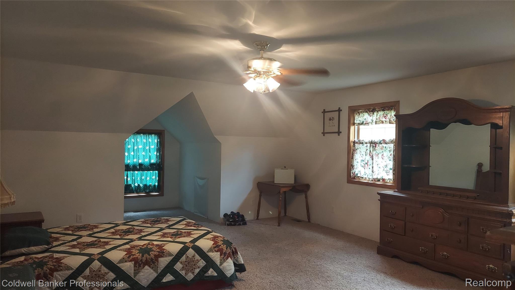 997 South Garner Road Milford, MI 48380 - Photo 24 of 43 Huge Bedroom #2