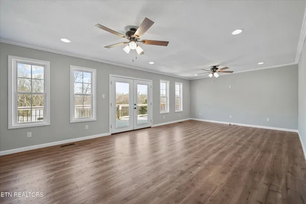 $584,900 | 252 Perkins Lane, Jacksboro, TN 37757