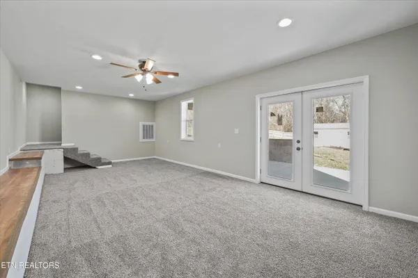 $584,900 | 252 Perkins Lane, Jacksboro, TN 37757