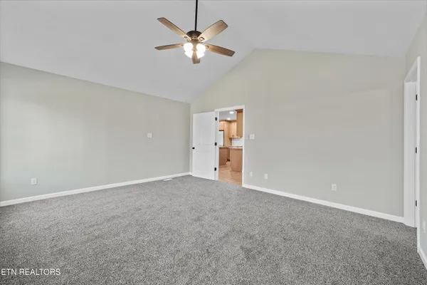 $584,900 | 252 Perkins Lane, Jacksboro, TN 37757
