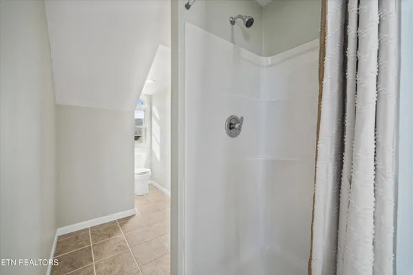$584,900 | 252 Perkins Lane, Jacksboro, TN 37757