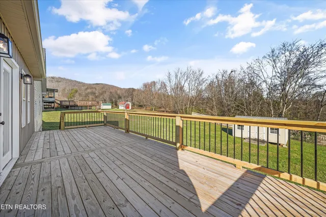 $600,000 | 252 Perkins Lane, Jacksboro, TN 37757