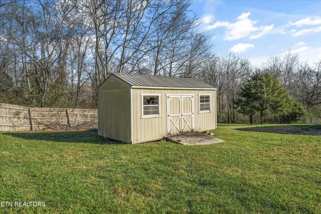 $600,000 | 252 Perkins Lane, Jacksboro, TN 37757