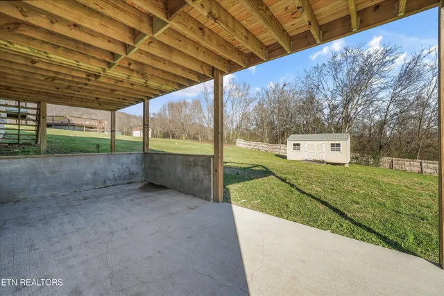 $600,000 | 252 Perkins Lane, Jacksboro, TN 37757