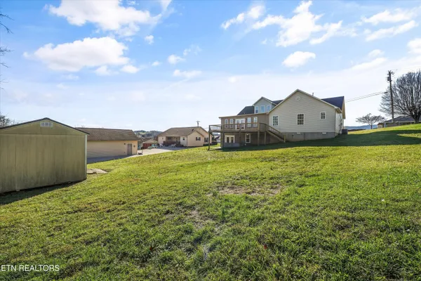 $584,900 | 252 Perkins Lane, Jacksboro, TN 37757