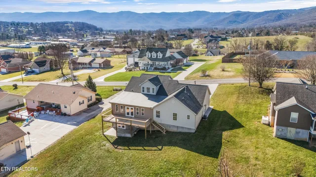 $600,000 | 252 Perkins Lane, Jacksboro, TN 37757