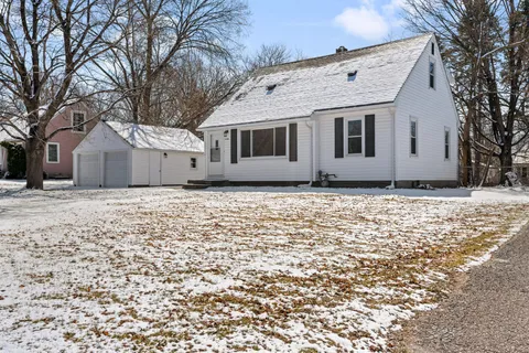 $325,000 | 1520 Laurie Road East, Maplewood, MN 55109
