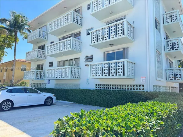 $3,100 | 1100 11th Street, Unit 405, Miami Beach, FL 33139