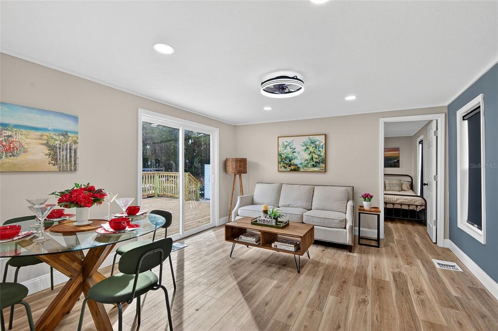 6455 West Cardinal Street Homosassa, FL 34446 - Photo 18 of 38 a living room with furniture and a window