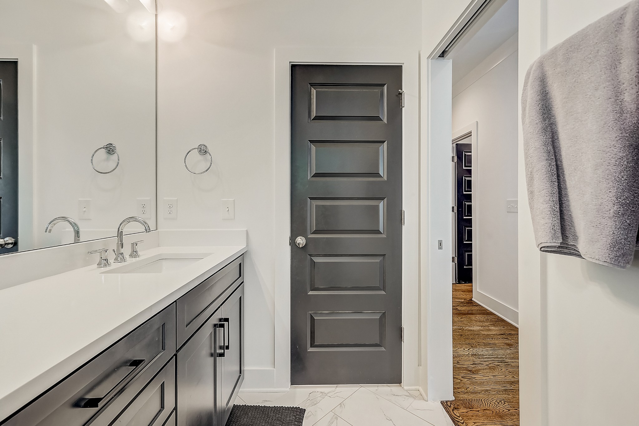 2010 Sheridan Road Nashville, TN 37206 - Photo 36 of 62 a bathroom with a sink and a mirror