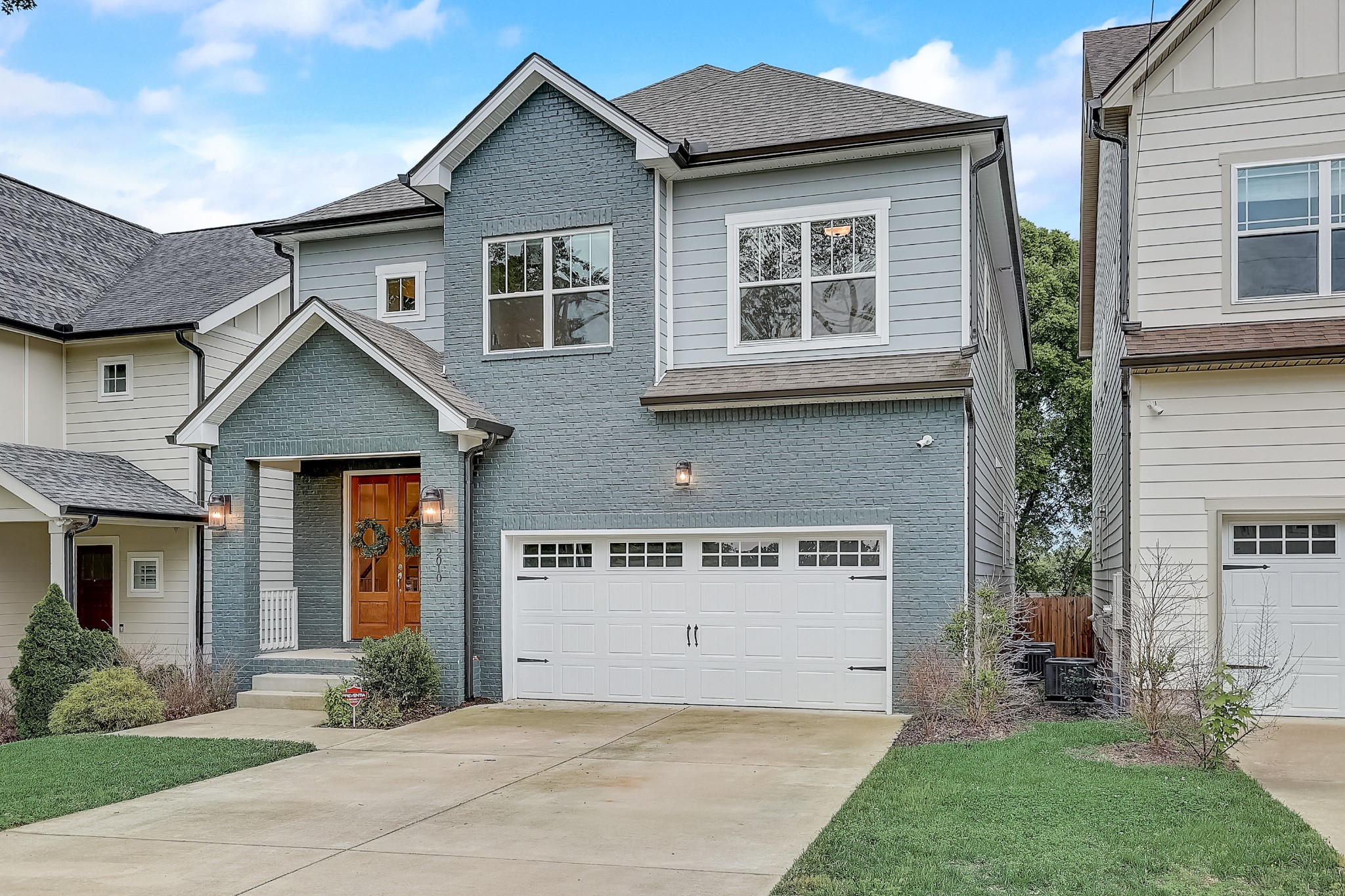 2010 Sheridan Road Nashville, TN 37206 - Photo 4 of 62 a view of a house with a yard and plants