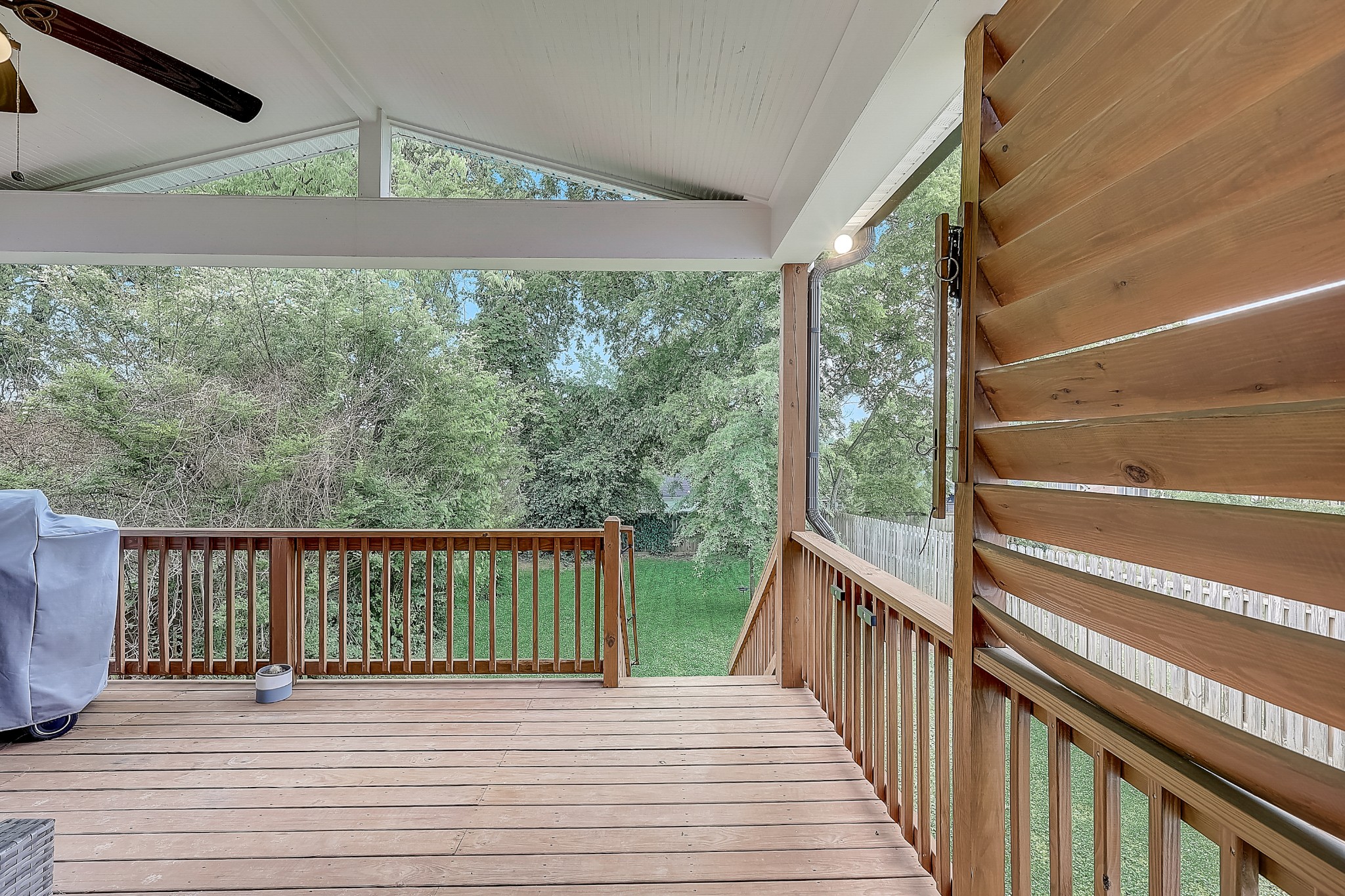 2010 Sheridan Road Nashville, TN 37206 - Photo 50 of 62 a view of a balcony with wooden floor and fence