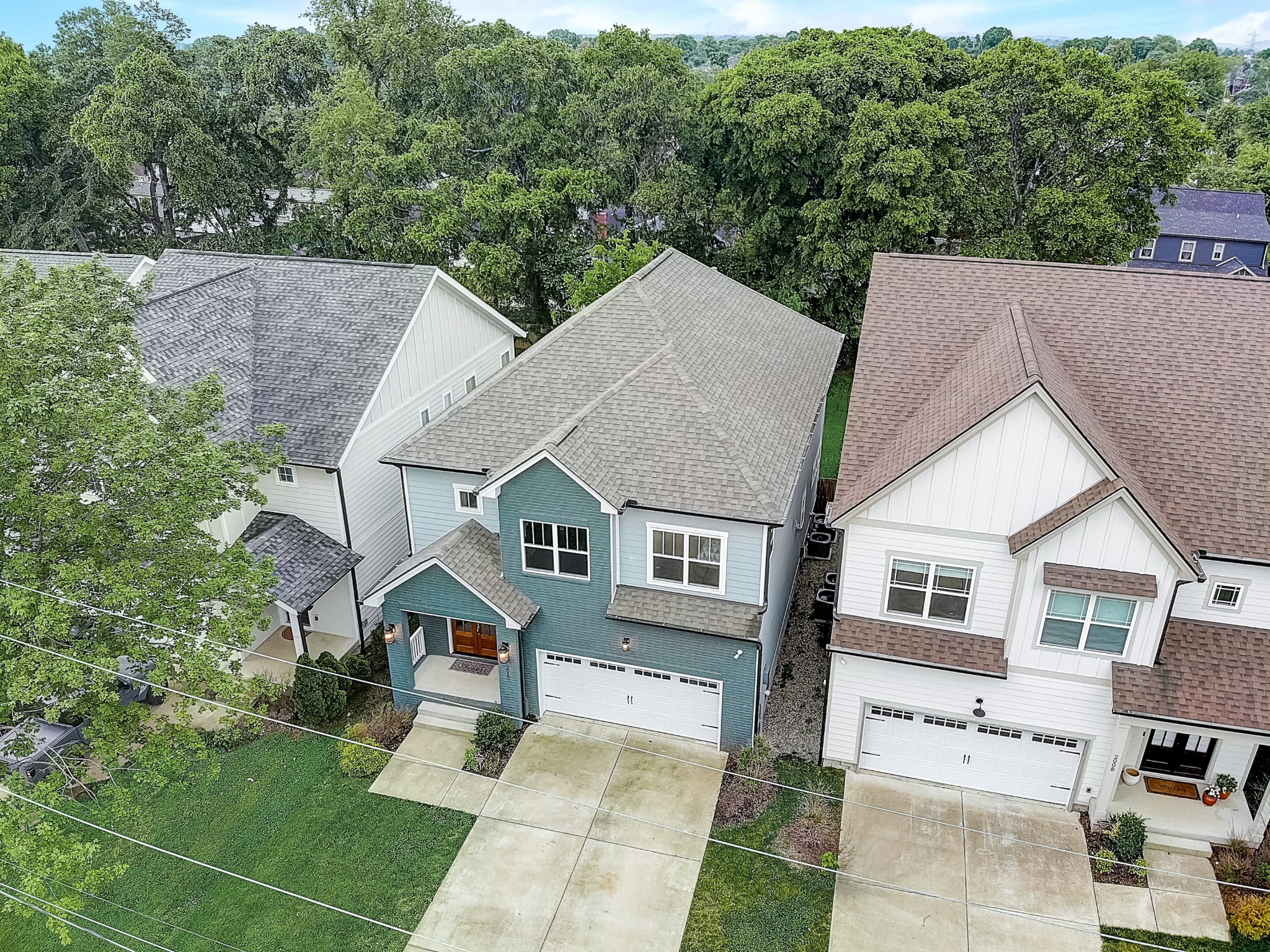 2010 Sheridan Road Nashville, TN 37206 - Photo 59 of 62 a aerial view of a house with a yard