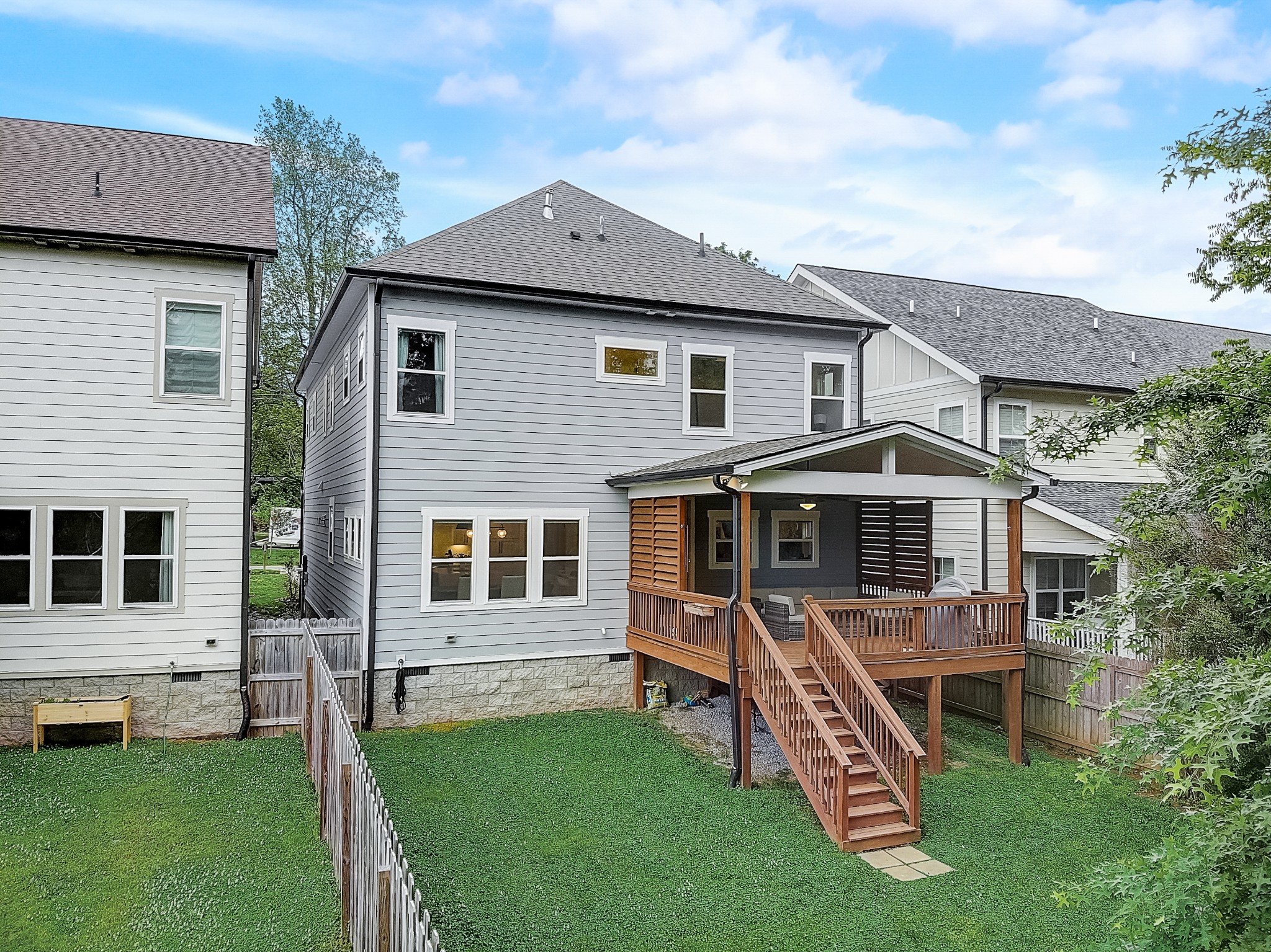 2010 Sheridan Road Nashville, TN 37206 - Photo 61 of 62 a front view of a house with a yard