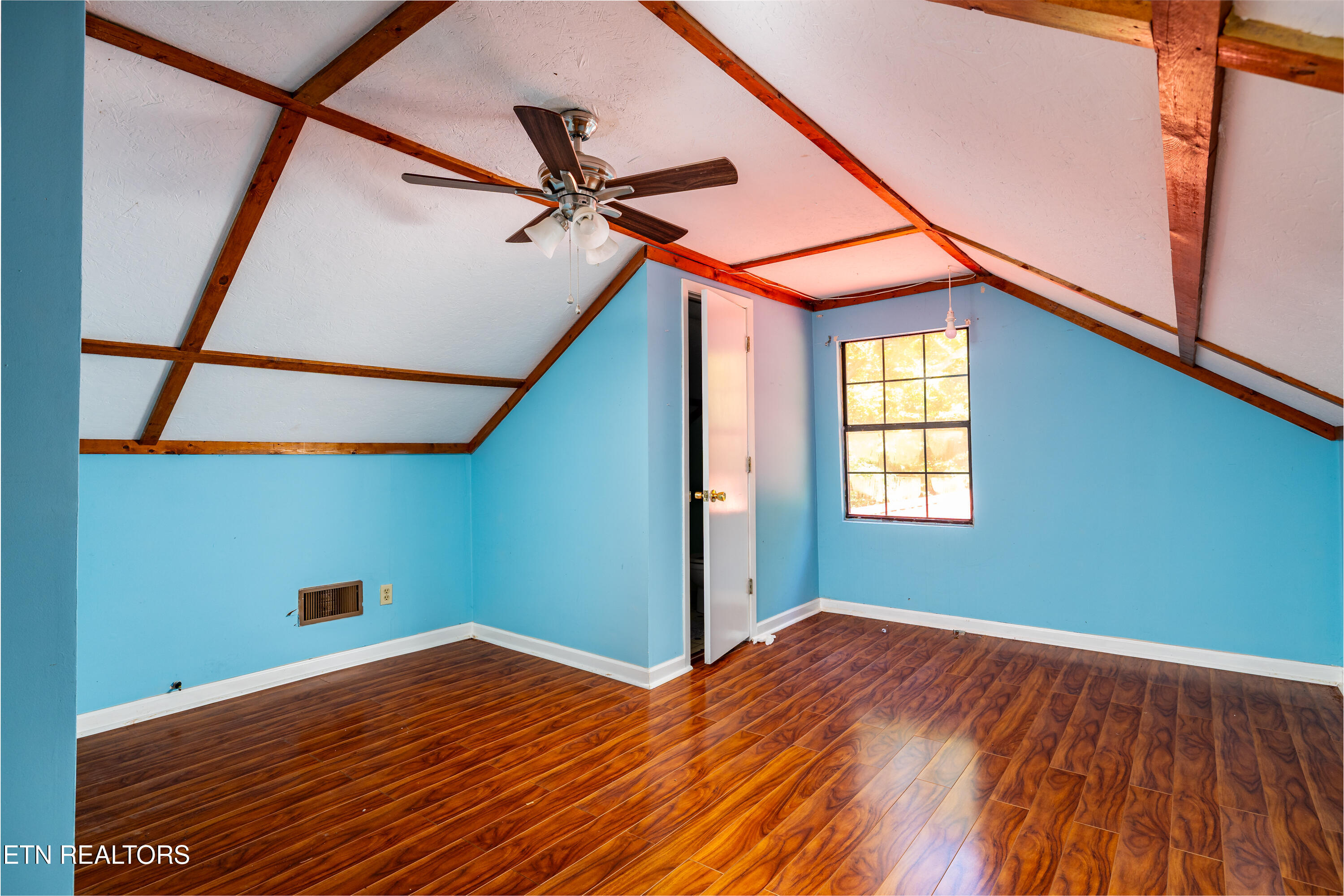 5940 Flats Road Tallassee, TN 37878 - Photo 13 of 50 5940FlatsRd-15