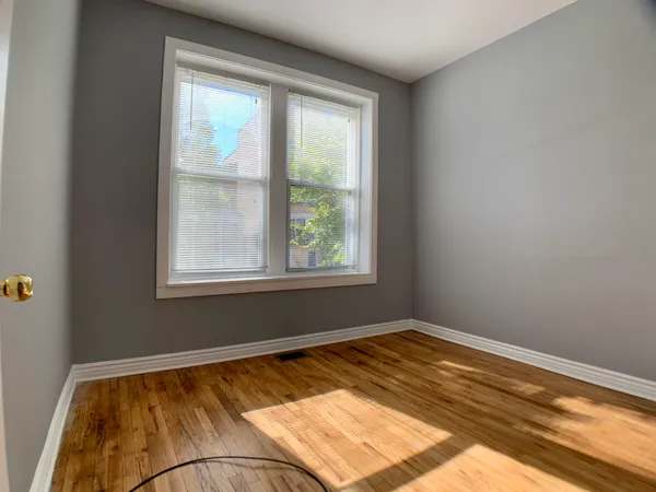 $1,615 | 4056 West Hirsch Street, Unit 1, Chicago, IL 60651