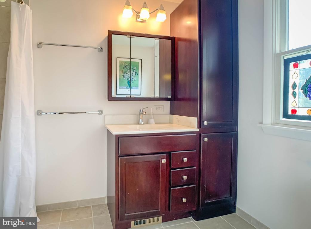 348 Michael Road Yardley, PA 19067 - Photo 15 of 26 Main bathroom