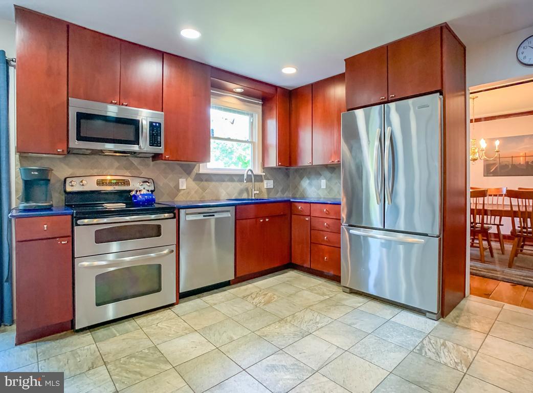 348 Michael Road Yardley, PA 19067 - Photo 8 of 26 Kitchen