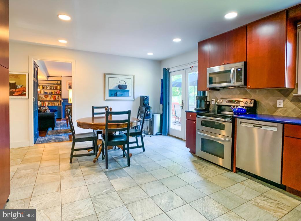 348 Michael Road Yardley, PA 19067 - Photo 9 of 26 Breakfast area