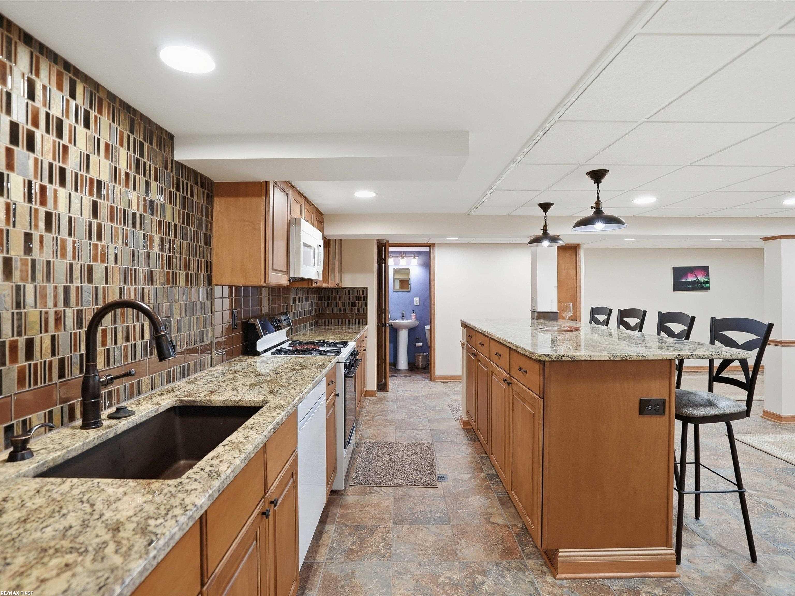 47431 Kathleen Road Macomb, MI 48044 - Photo 35 of 50