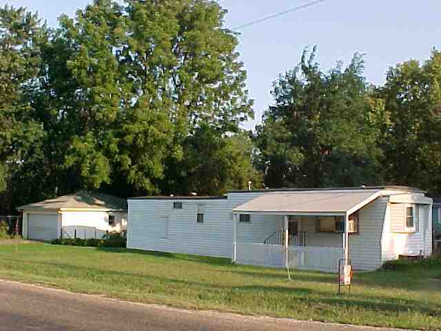 6 North Rustic Lane Manito, IL 61546 - Photo 2 of 3 Gallery Image 2