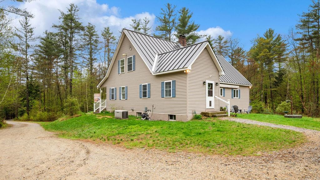 308 Murray Hill Road Hill, NH 03243 - Photo 5 of 60